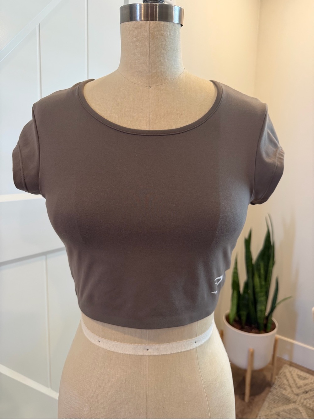 Gymshark Charcoal Crop Tee - Short Sleeve